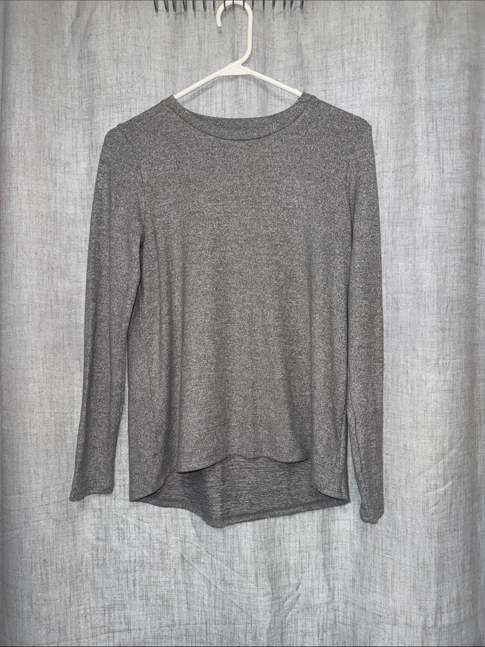 Ultra-cozy American Eagle Soft & Sexy Plush Heathered Gray Top